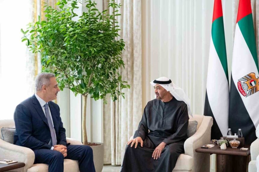 Dışişleri Bakanı Hakan Fidan, BAE Devlet Başkanı Şeyh Muhammed bin Zayid Al Nahyan ile görüştü. Dışişleri Bakanı Hakan Fidan, BAE Devlet Başkanı Şeyh Muhammed bin Zayid Al Nahyan ile görüştü.