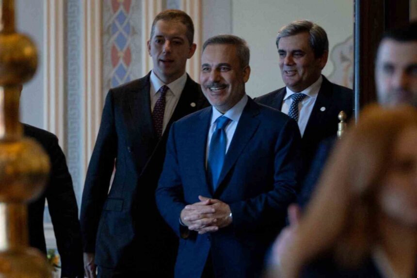 Balkan Barış Platformu’nun ikinci toplantısı, Dışişleri Bakanı Hakan Fidan’ın ev sahipliğinde İstanbul’da yapıldı. Balkan Barış Platformu’nun ikinci toplantısı, Dışişleri Bakanı Hakan Fidan’ın ev sahipliğinde İstanbul’da yapıldı.