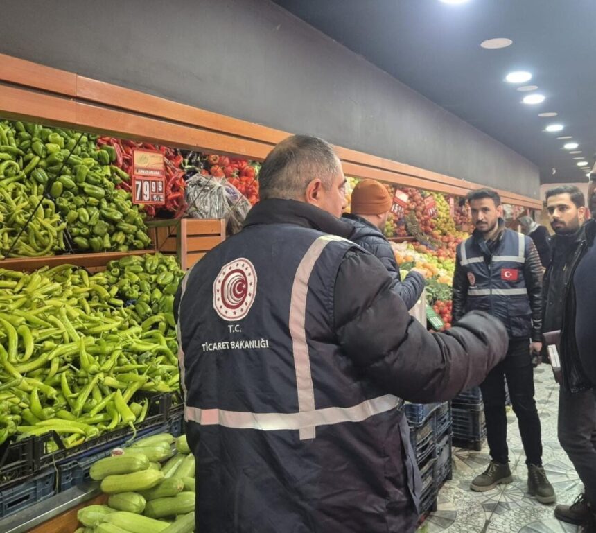 Diyarbakır Ticaret Müdürlüğü, 2025’te 9 bin 420 firma denetleyerek 7 milyon TL ceza kesti. Diyarbakır Ticaret Müdürlüğü, 2025’te 9 bin 420 firma denetleyerek 7 milyon TL ceza kesti.