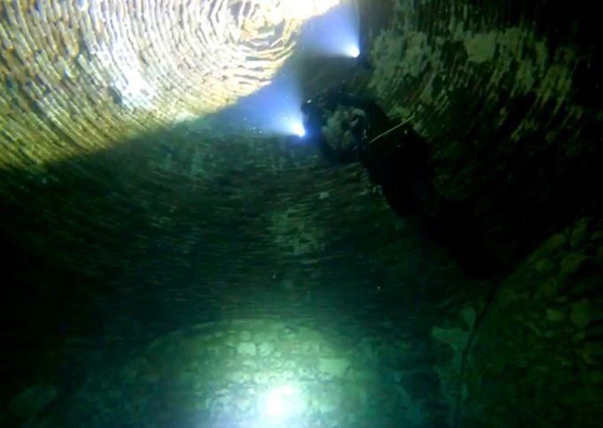 Eğil Baraj Gölü’nde Tekye Medresesi dalışla görüntülendi. Eğil Baraj Gölü’nde Tekye Medresesi dalışla görüntülendi.