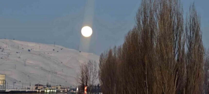 Aşkale’de Dolunay Gecesi İzleyenleri Büyüledi