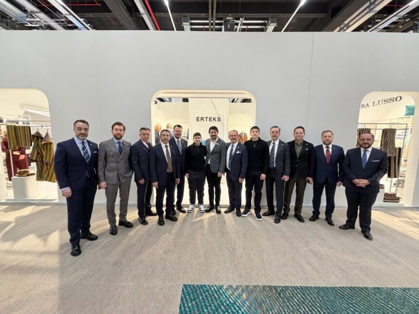 Heimtextil Fuarı’nda 57 Denizlili firma Türk ev tekstilini tanıttı, DSO Başkanı Kasapoğlu destek verdi. Heimtextil Fuarı’nda 57 Denizlili firma Türk ev tekstilini tanıttı, DSO Başkanı Kasapoğlu destek verdi.