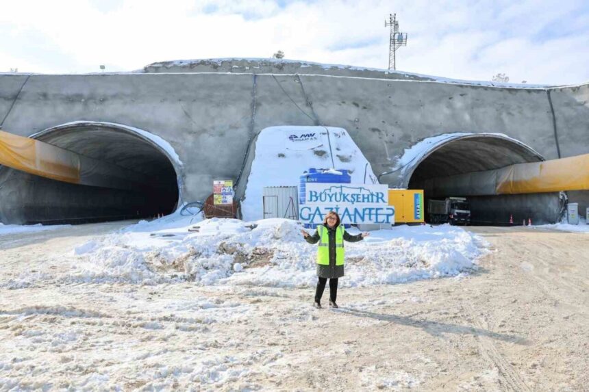 Başkan Fatma Şahin, Dülük-OSB Tüneli’nde inceleme yaparak ilerleme hakkında bilgi aldı.
