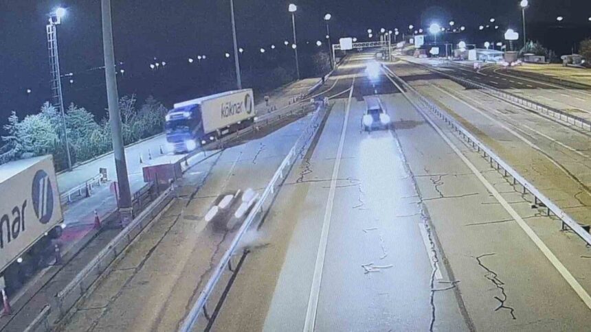 Edirne Otoyolunda Ters Yönde Giden Alkollü Sürücü Kaza Yaptı, İki Kişi Yaralandı Edirne Otoyolunda Ters Yönde Giden Alkollü Sürücü Kaza Yaptı, İki Kişi Yaralandı