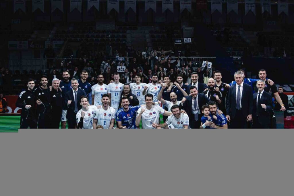 Halkbank, Efeler Ligi 16. haftasında Altekma’yı 3-0 yendi.