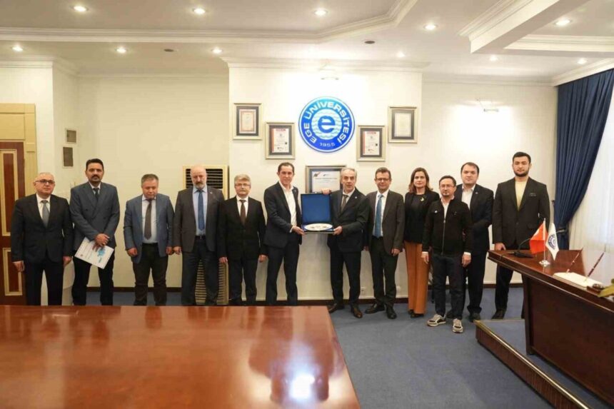 Ege Üniversitesi, Türk Dünyası ile iş birliklerini güçlendirmek için Özbekistan delegasyonu ile bir araya geldi. Ege Üniversitesi, Türk Dünyası ile iş birliklerini güçlendirmek için Özbekistan delegasyonu ile bir araya geldi.