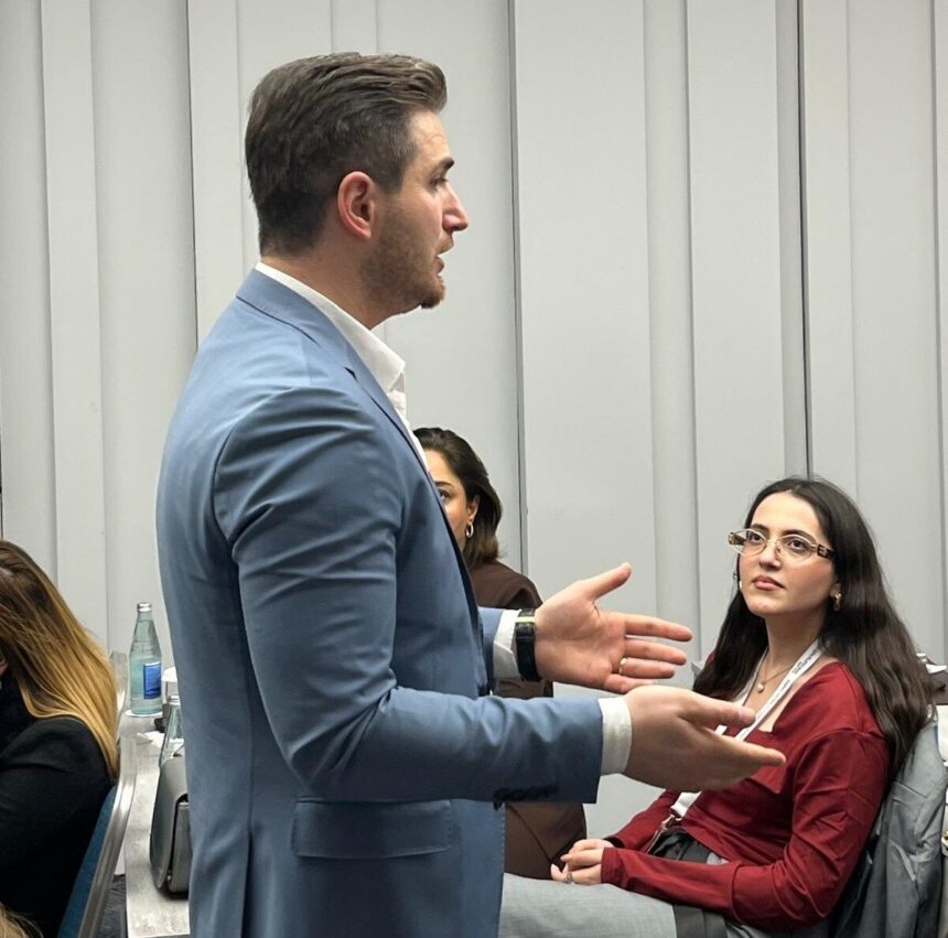 Eğitimci Kamil Vüsal Paşayev, Bakü’de Kişisel Gelişim Platformu’nun düzenlediği etkinlikte yoğun ilgiyle karşılandı. Eğitimci Kamil Vüsal Paşayev, Bakü’de Kişisel Gelişim Platformu’nun düzenlediği etkinlikte yoğun ilgiyle karşılandı.