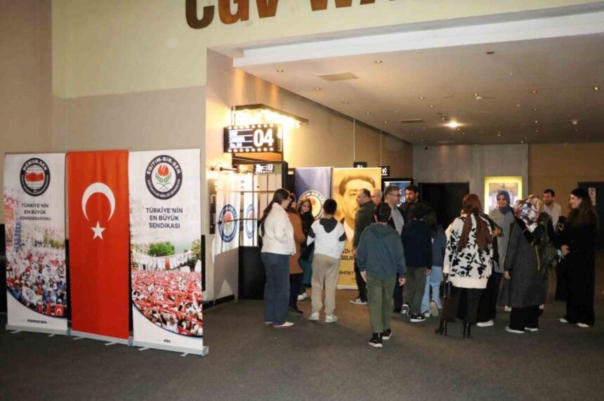 Eğitim-Bir-Sen Adana Şubesi, Filistin dramını ele alan ‘Hind Rajab’ın Sesi’ filmini gösterdi. Eğitim-Bir-Sen Adana Şubesi, Filistin dramını ele alan ‘Hind Rajab’ın Sesi’ filmini gösterdi.