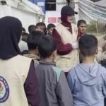 Eğitim-Bir-Sen, Gazze’de Mehmet Akif İnan’a adanan eğitim çadırında çocukların eğitimine katkı sunuyor.