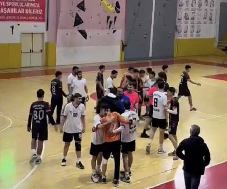 Elazığ Gençlik Spor Kulübü Hentbol Takımı 5’te 5 Başarı Sağladı. Elazığ Gençlik Spor Kulübü Hentbol Takımı 5’te 5 Başarı Sağladı.
