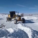Elazığ’da kar yağışı 182 köy yolunu kapattı, ekiplerin çalışmaları devam ediyor.