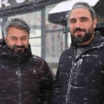 Elazığ’ın Ağın ilçesinde doğa çekimi yapan kişiye köpekler saldırdı, o anlar havadan görüntülendi.