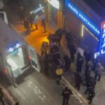 Elazığ’da bir eğlence mekânında çıkan bıçaklı ve sopalı kavgada 4 kişi yaralandı.