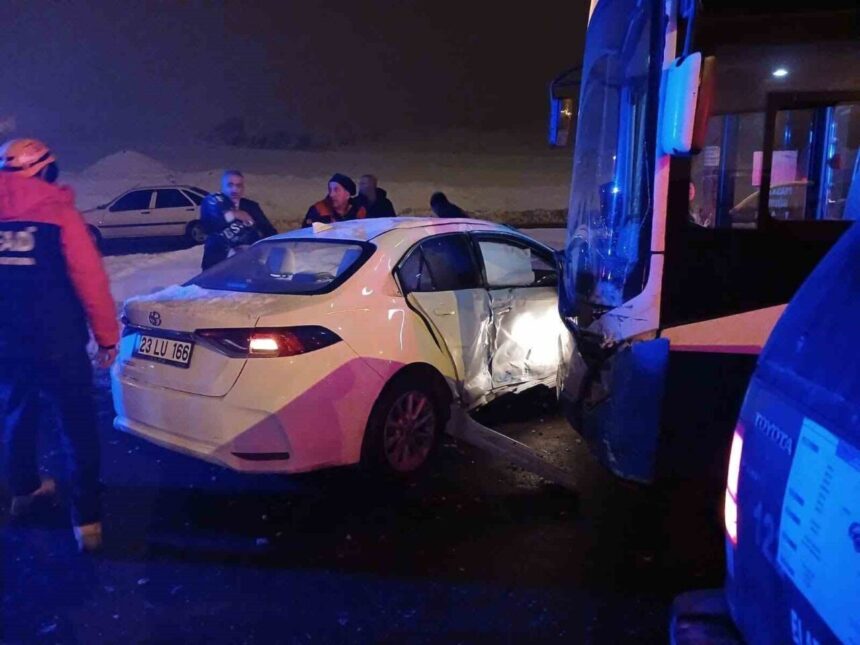 Elazığ’da trafik kazasında bir kişi yaralandı. Elazığ’da trafik kazasında bir kişi yaralandı.