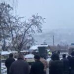 Palu’da yolun karşısına geçmek isteyen engelli birey, tren kazasında yaşamını yitirdi.