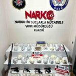 Elazığ’da gerçekleştirilen uyuşturucu operasyonunda 30 kilo 800 gram eroin ve çok sayıda silah ele geçirildi.