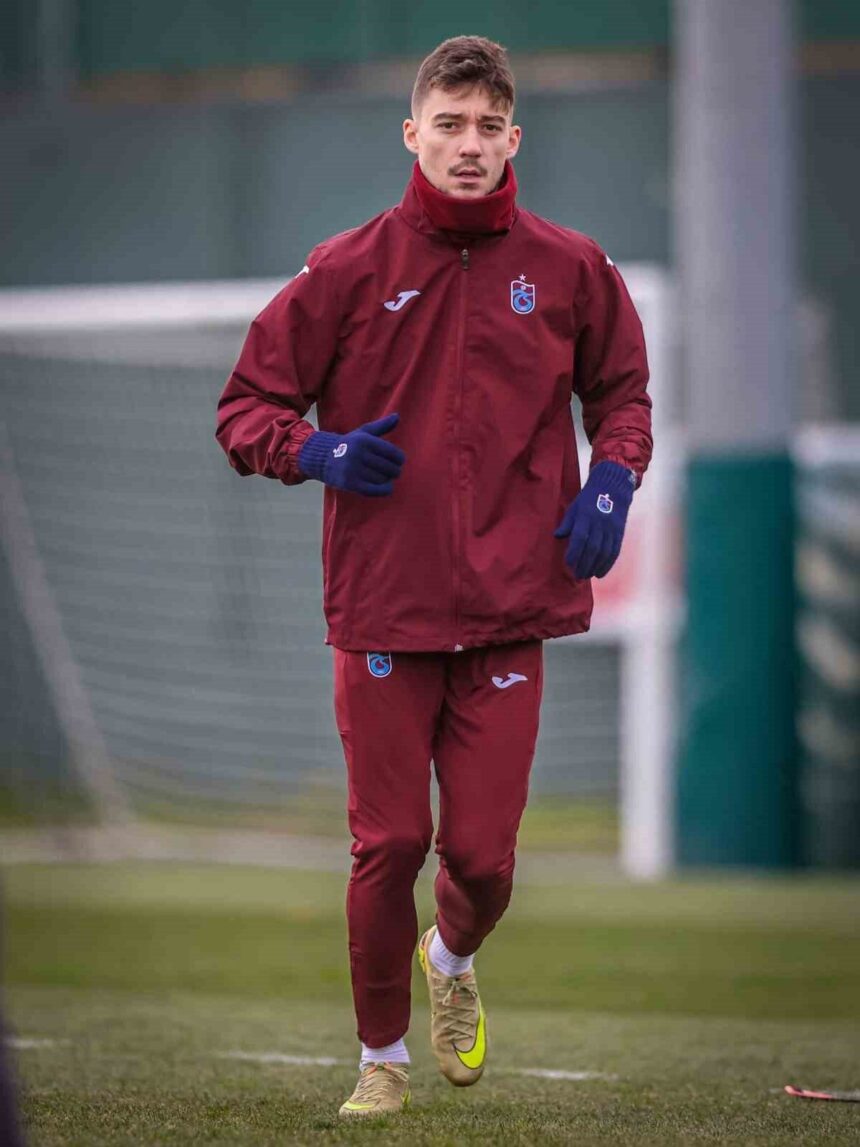 Ernest Muçi, Trabzonspor’da gol sayısını İstanbulspor maçında 9’a çıkararak formunu sürdürdü. Ernest Muçi, Trabzonspor’da gol sayısını İstanbulspor maçında 9’a çıkararak formunu sürdürdü.