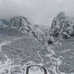 Küre Dağları Milli Parkı’ndaki Ersizlerdere Kanyonu, kar manzarasıyla ziyaretçileri etkiliyor.