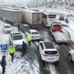 Meteoroloji 12. Bölge Müdürlüğü, Erzincan’da yoğun kar yağışı, fırtına ve çığ riski için uyarıda bulundu.