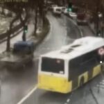 Esenler’de İETT otobüsünün gaz pedalının stuck kalması sonucu otoparka dalışı güvenlik kamerasında kaydedildi.