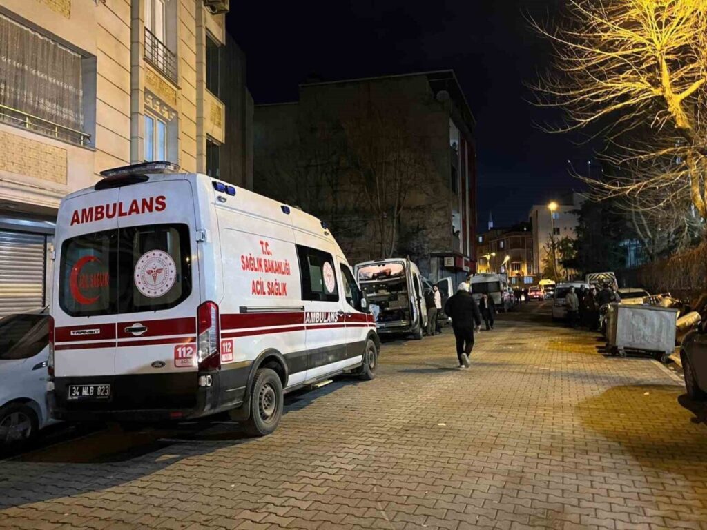 Esenyurt’ta silahlı çatışma: 1 kişi yaşamını yitirdi, 2 yaralı var.