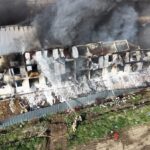 Esenyurt’taki inşaat alanında işçilerin kaldığı konteynerde yangın çıktı, sağlık ekipleri müdahale etti.