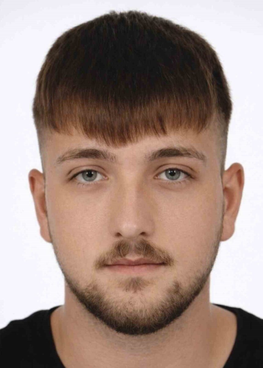 Samsun’da motosiklet sürücüsü, park halindeki tıra çarpınca hayatını kaybetti; eski milli badmintoncu olduğu bildirildi. Samsun’da motosiklet sürücüsü, park halindeki tıra çarpınca hayatını kaybetti; eski milli badmintoncu olduğu bildirildi.