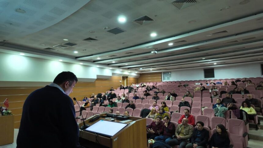 Eskişehir İl Sağlık Müdürlüğü, aile hekimlerine tütün bağımlılığı tedavisi eğitimi düzenledi. Eskişehir İl Sağlık Müdürlüğü, aile hekimlerine tütün bağımlılığı tedavisi eğitimi düzenledi.