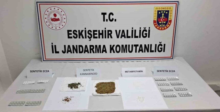 Eskişehir’de Jandarma’nın Uyuşturucu Operasyonu: Çok Sayıda Uyuşturucu Madde Ele Geçirildi Eskişehir’de Jandarma’nın Uyuşturucu Operasyonu: Çok Sayıda Uyuşturucu Madde Ele Geçirildi