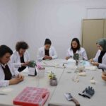 Eskişehir Olgunlaşma Enstitüsü, lületaşını geleneksel motiflerle işleyerek kültürel mirası yaşıyor.