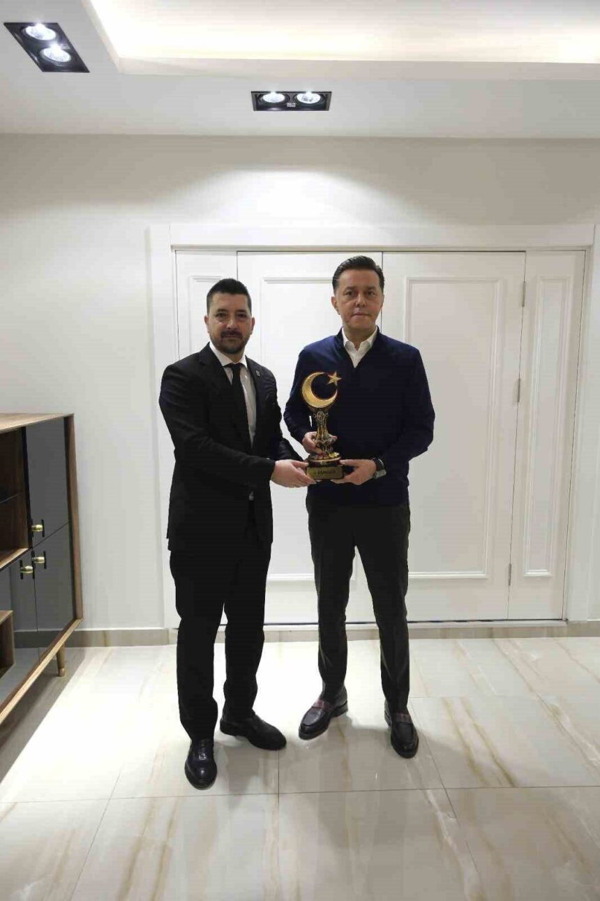 ESMİAD yöneticileri, Eskişehir Milletvekili Hatipoğlu’nu ziyaret ederek iş dünyasının beklentilerini paylaştı. ESMİAD yöneticileri, Eskişehir Milletvekili Hatipoğlu’nu ziyaret ederek iş dünyasının beklentilerini paylaştı.