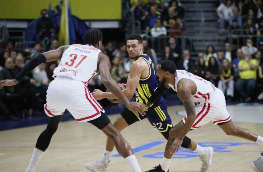 Fenerbahçe Beko, Euroleague 20. hafta karşılaşmasında Olympiakos’u 88-80 yenerek üst üste 4. galibiyetini aldı. Fenerbahçe Beko, Euroleague 20. hafta karşılaşmasında Olympiakos’u 88-80 yenerek üst üste 4. galibiyetini aldı.