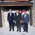 Ezine’deki Yahya Çavuş Müzesi’nde Ezineli Yahya Çavuş’un hiperrealist heykeli sergilendi.