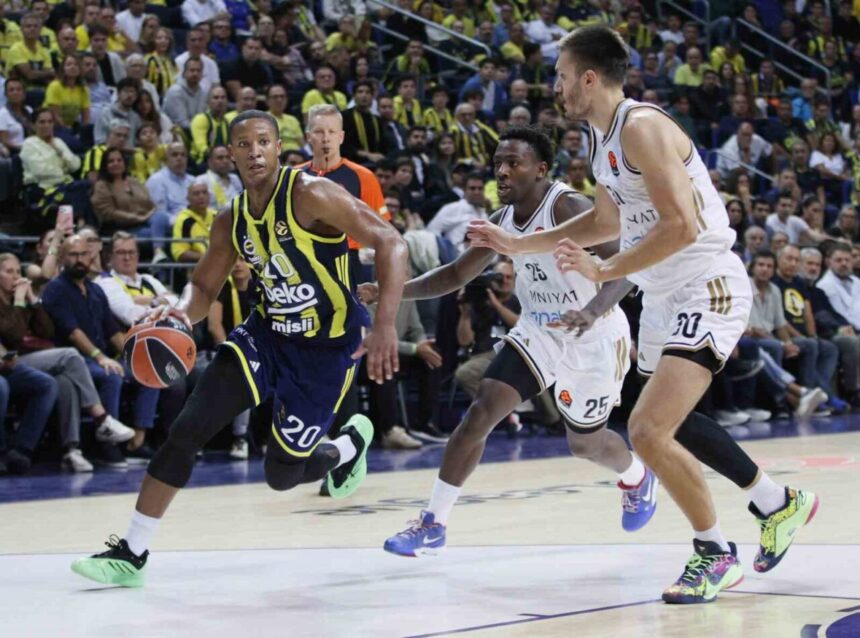 Fenerbahçe Basketbol Takımı, Euroleague 21. haftasında Dubai Basketbol ile yarın karşılaşacak. Fenerbahçe Basketbol Takımı, Euroleague 21. haftasında Dubai Basketbol ile yarın karşılaşacak.