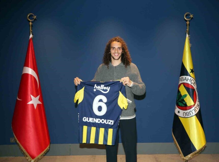 Fenerbahçe, sözleşme imzaladığı Guendouzi ile kulüp tarihinin 5. Fransız futbolcusunu kazandı. Fenerbahçe, sözleşme imzaladığı Guendouzi ile kulüp tarihinin 5. Fransız futbolcusunu kazandı.