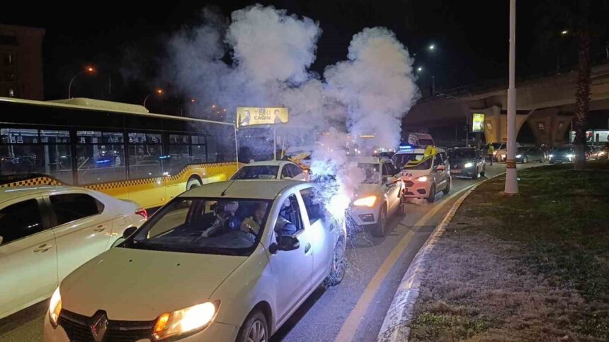 Fenerbahçe’nin Süper Kupa zaferi Şanlıurfa’da coşkuyla kutlandı. Taraftarlar konvoy oluşturdu. Fenerbahçe’nin Süper Kupa zaferi Şanlıurfa’da coşkuyla kutlandı. Taraftarlar konvoy oluşturdu.