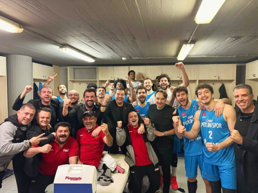 Aliağa Petkimspor, FIBA Avrupa Kupası’nda Yunan temsilcisi Peristeri’yi 82-61 yendi. Aliağa Petkimspor, FIBA Avrupa Kupası’nda Yunan temsilcisi Peristeri’yi 82-61 yendi.