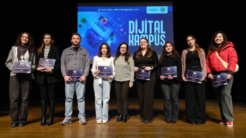 Kocaeli Dijital Kampüs’te 10 haftalık eğitimleri tamamlayan 235 katılımcı sertifikalarını aldı.