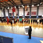 Manisa Salihli’de Gençlik ve Spor Bakanlığı tarafından Okul Sporları Voleybol Gençler (A) Grup Müsabakaları başladı.