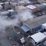 Gaziosmanpaşa’daki avize atölyesinin deposunda yangın kontrol altına alındı.