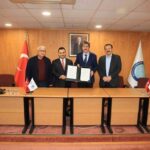 Bursa Uludağ Üniversitesi ile Kıvam Grup İnşaat arasında burs ve staj desteği sunacak işbirliği protokolü imzalandı.