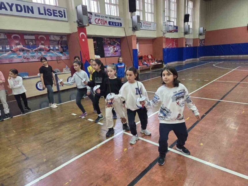 Aydın’da yapılan sportif yetenek taraması sonrası seçilen genç sporcular antrenmanlarına devam ediyor.