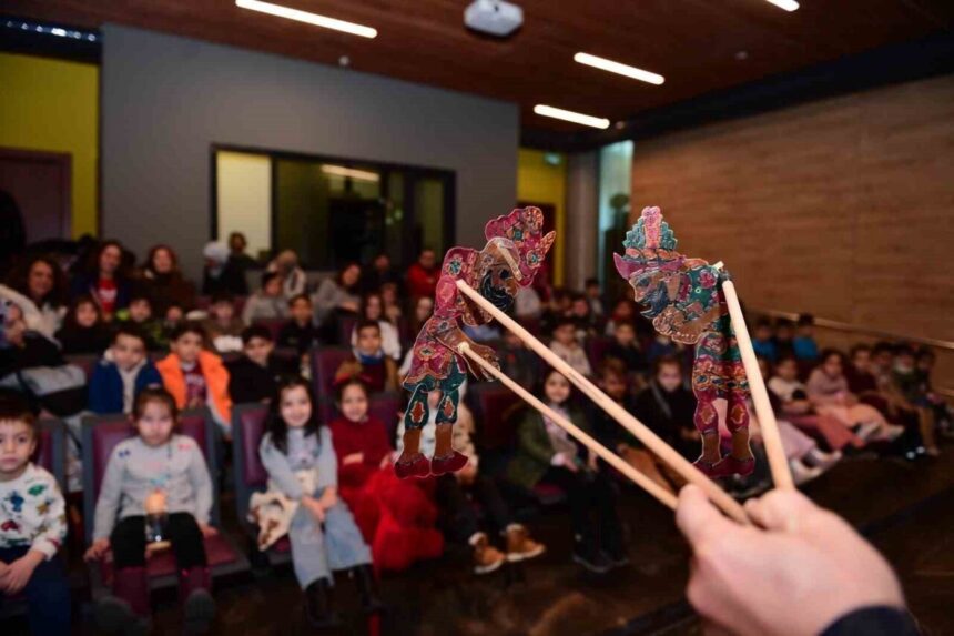 Osmangazi Belediyesi’nden Karagöz Gösterisi: Çocuklar Eğlenceli Anlar Yaşadı Osmangazi Belediyesi’nden Karagöz Gösterisi: Çocuklar Eğlenceli Anlar Yaşadı