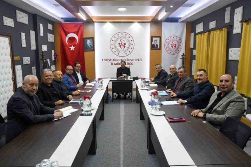 Eskişehir Gençlik ve Spor İl Müdürlüğü, yeni dönem hedefleri için yılın ilk değerlendirme toplantısını yaptı.