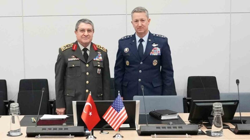 Genelkurmay Başkanı Orgeneral Selçuk Bayraktaroğlu, Brüksel’de ABD Genelkurmay Başkanı ile görüştü. Genelkurmay Başkanı Orgeneral Selçuk Bayraktaroğlu, Brüksel’de ABD Genelkurmay Başkanı ile görüştü.
