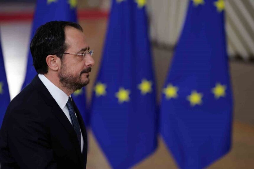 GKRY lideri Hristodulidis’in 2023 seçim harcamalarını aşmak için yasa dışı yöntemlere başvurduğu öne sürüldü. GKRY lideri Hristodulidis’in 2023 seçim harcamalarını aşmak için yasa dışı yöntemlere başvurduğu öne sürüldü.