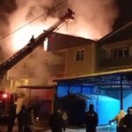 Gökçebey’de 3 katlı evin çatı katında çıkan yangın büyük hasara yol açtı.