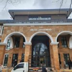 Gölcük’te hükümet hizmetlerinin toplanacağı yeni bina inşaatında sona gelindi.