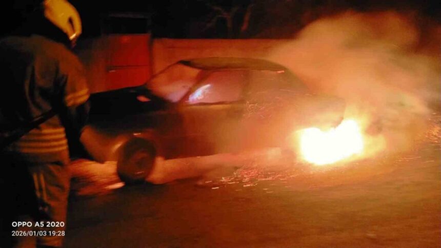 Gönen’de bir araçta çıkan yangına itfaiye ekipleri müdahale etti. Yangın kontrol altına alındı.