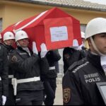 Diyarbakır’da yaralanan polis memuru Fatih Oral, Konya’da son yolculuğuna uğurlandı.